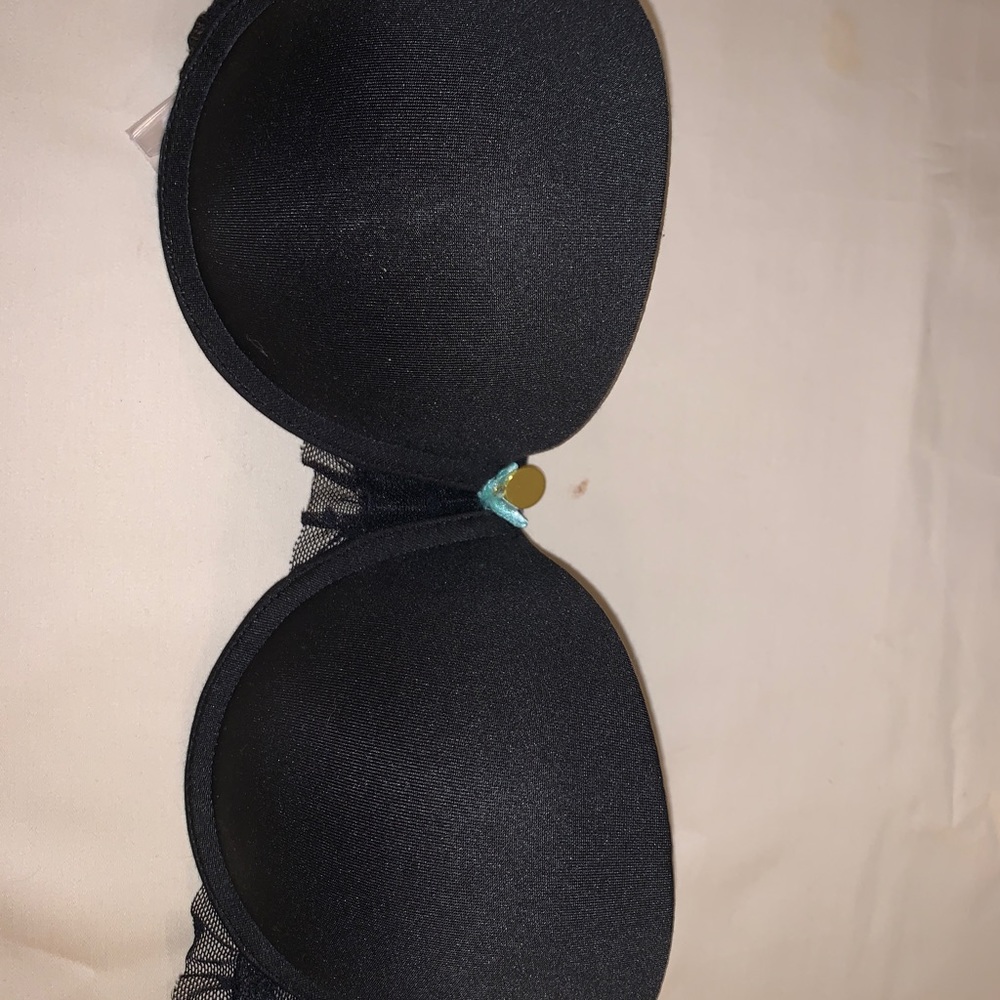 Jessica Simpson Bra. - Picture 4 of 10